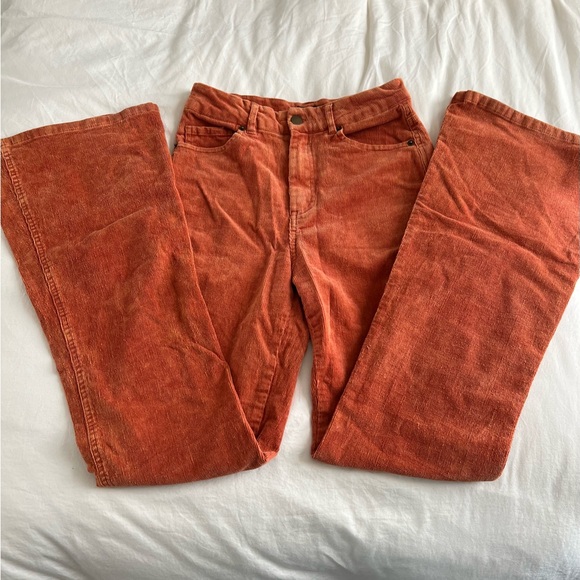 Corduroy Burnt Orange Flare Plant in Small (26” waist) - Picture 3 of 8
